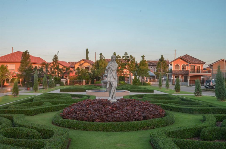 Pontevedra Estate in Santa Rosa Laguna by Brittany